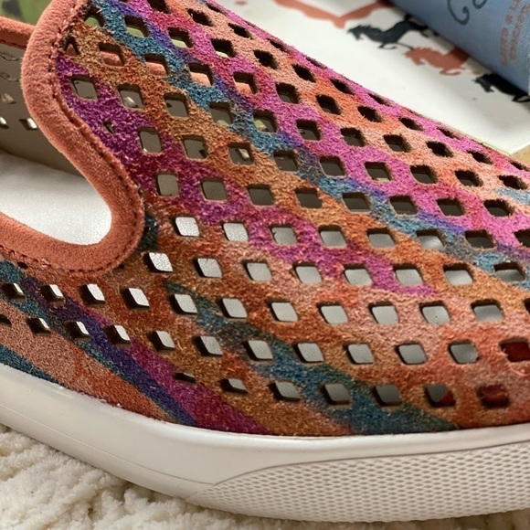 Lori Goldstein Striped Cutout Loafer “Li-Yori” - Picture 2 of 7